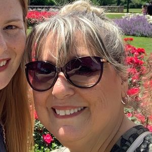 Meet your Posher, Roseann